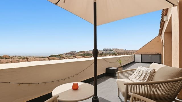 Ático de 3 habitaciones en La Duquesa / Puerto de la Duquesa, Manilva en venta con piscina garaje - 495.000 € (Ref: 9994529)