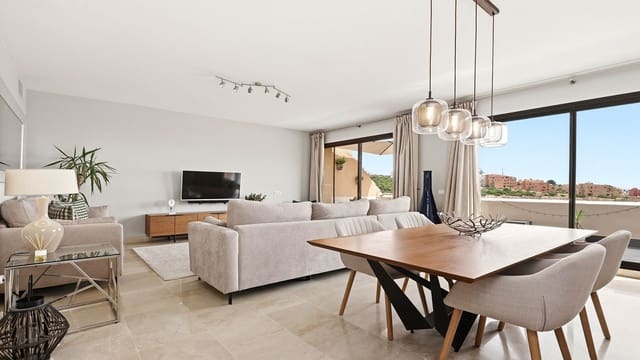 Ático de 3 habitaciones en La Duquesa / Puerto de la Duquesa, Manilva en venta con piscina garaje - 495.000 € (Ref: 9994529)