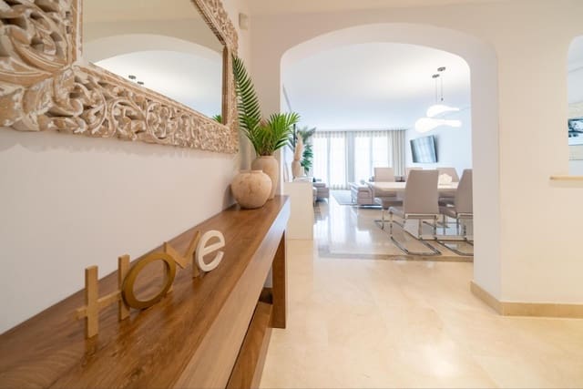 3 quarto Apartamento para arrendar em Benahavís com piscina - 3 000 € (Ref: 9994532)