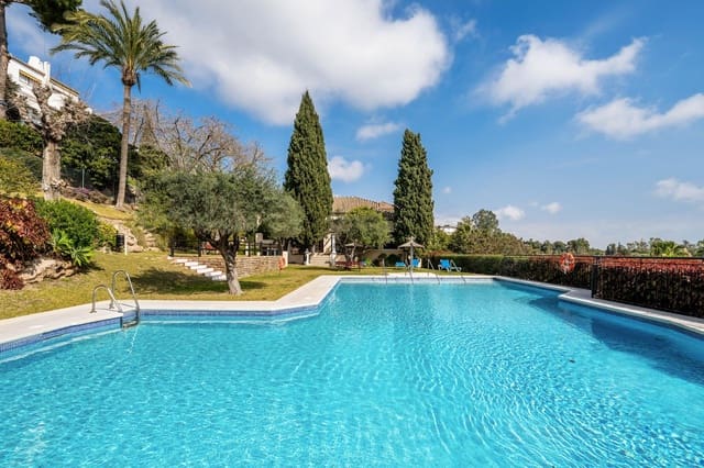 2 bedroom Apartment for sale in Los Almendros, Málaga city with pool - € 499,000 (Ref: 9994533)