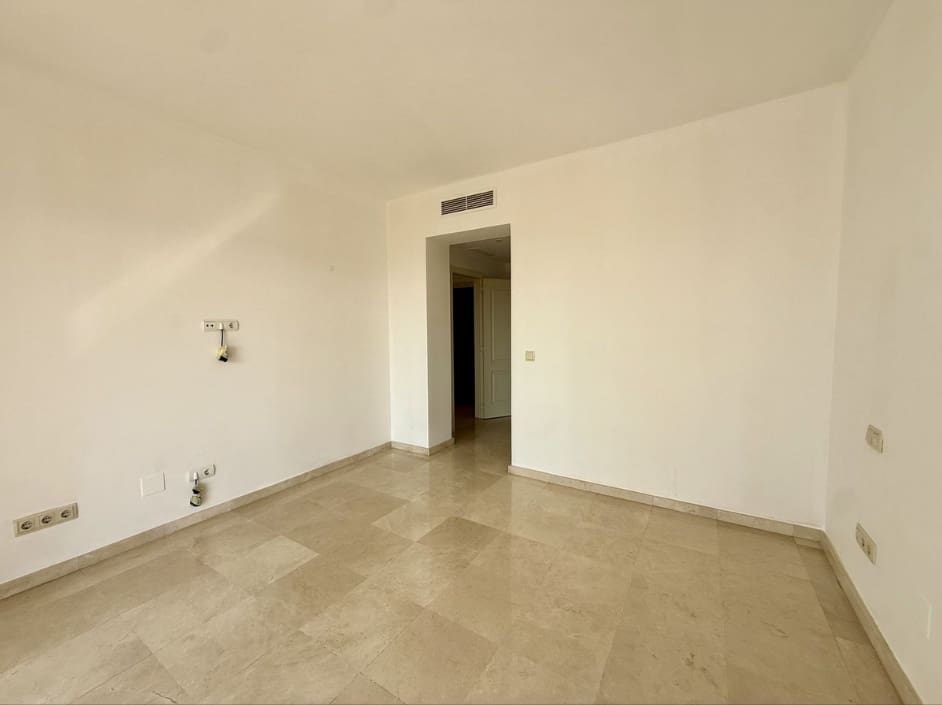 3 Zimmer Apartment zu vermieten in La Quinta mit Pool Garage - 2.750 € (Ref: 9994543)