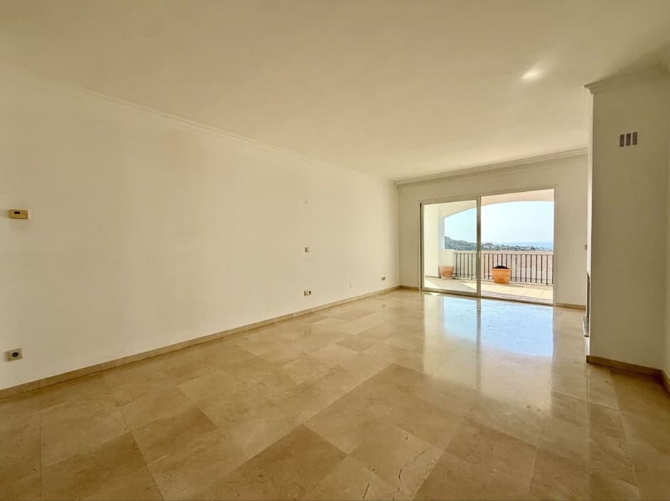 3 Zimmer Apartment zu vermieten in La Quinta mit Pool Garage - 2.750 € (Ref: 9994543)