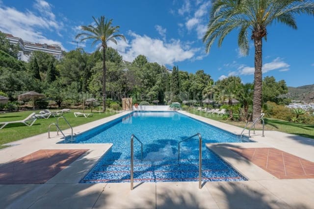 3 quarto Apartamento para arrendar em La Quinta, Benahavís com piscina garagem - 2 750 € (Ref: 9994543)