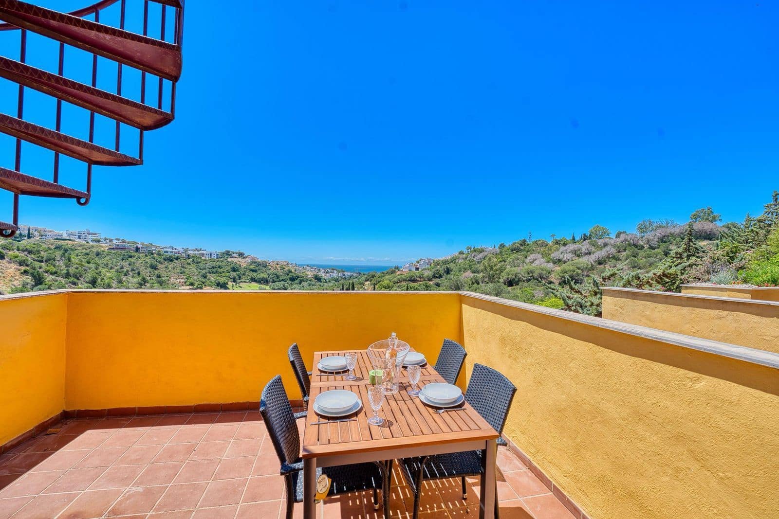 2 quarto Penthouse para venda em Elviria com piscina - 350 000 € (Ref: 9994547)