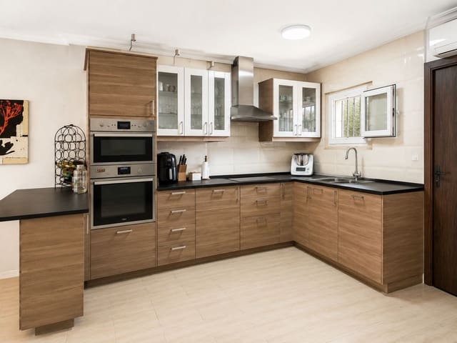 3 soveværelse Lejlighed til salg i El Chaparral, Málaga by med swimmingpool - € 467.500 (Ref: 9994552)