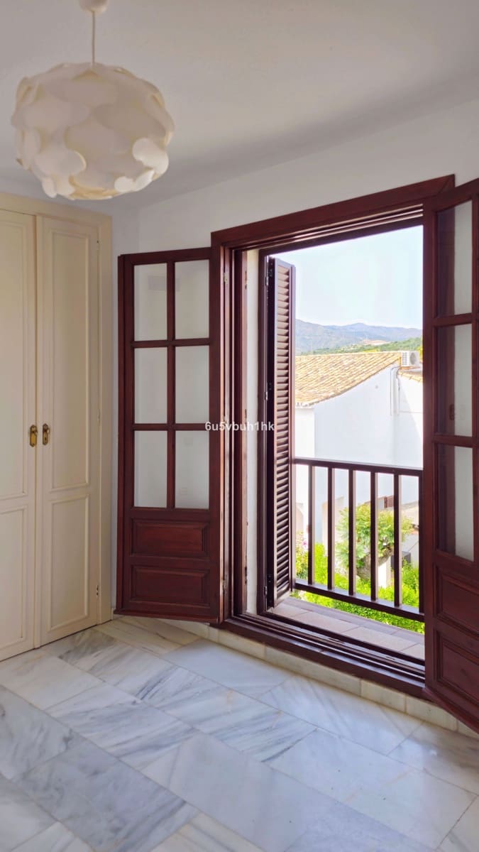 2 soverom Hus til salgs i Estepona med svømmebasseng - € 469 000 (Ref: 9994598)