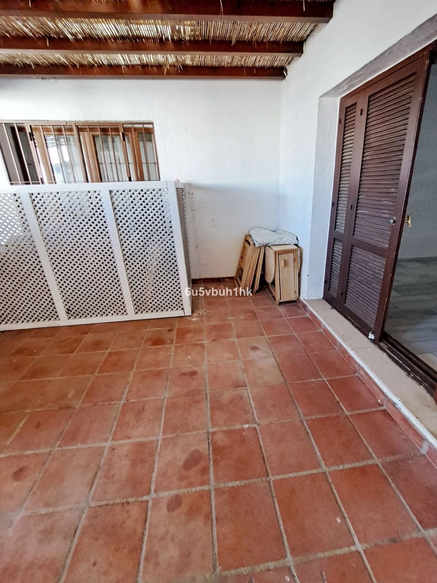 2 soverom Hus til salgs i Estepona med svømmebasseng - € 469 000 (Ref: 9994598)