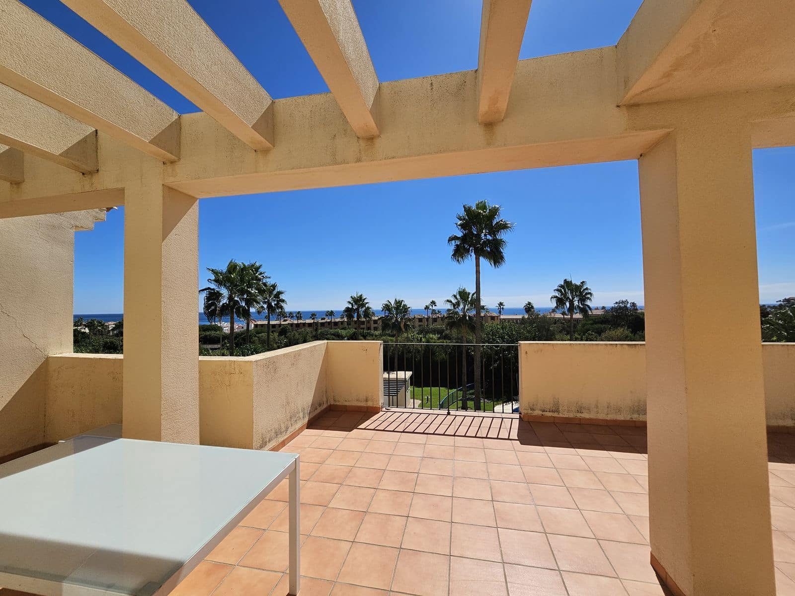 3 soverom Penthouse til salgs i Casares med svømmebasseng garasje - € 399 000 (Ref: 9994658)