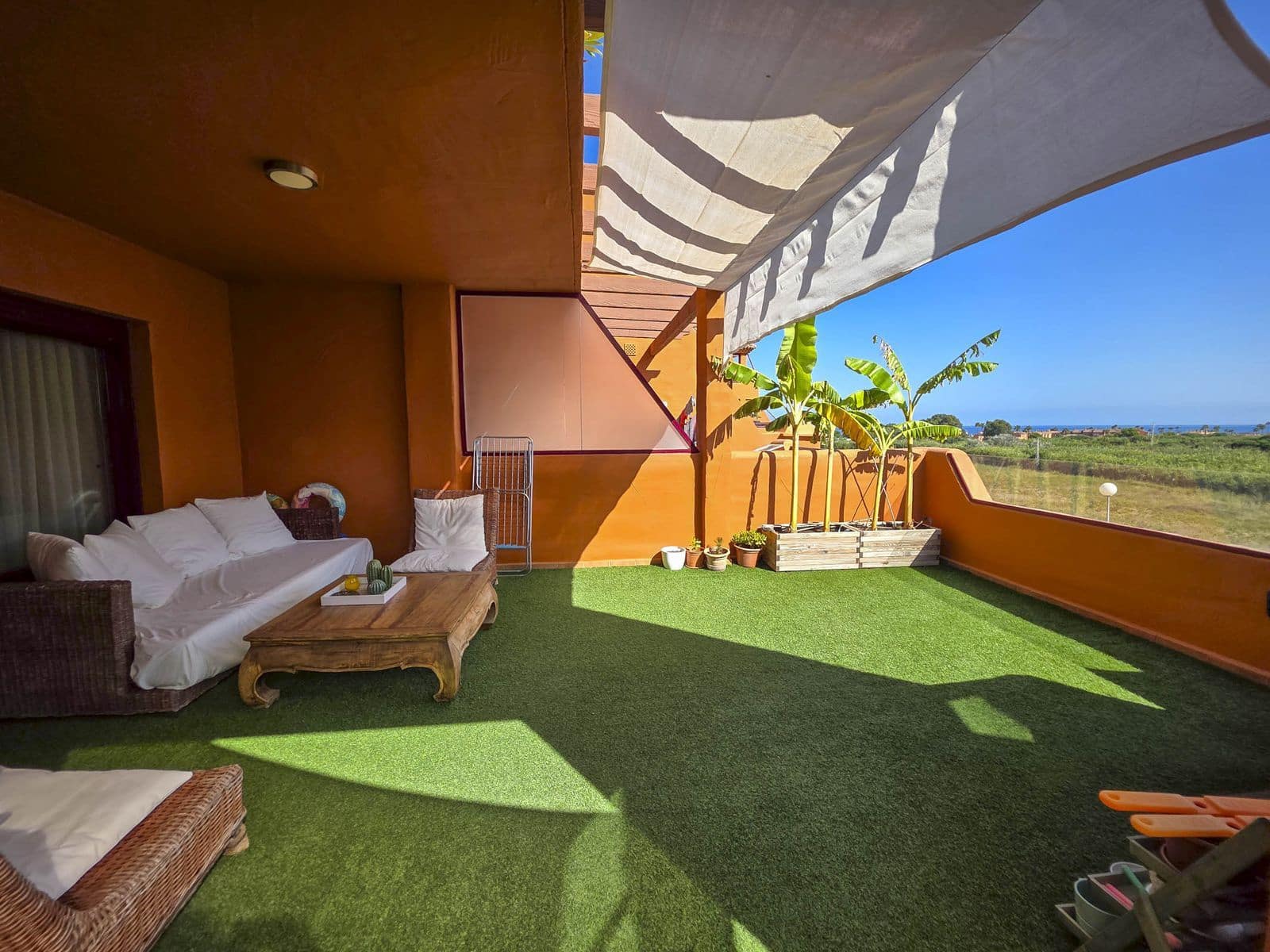 Apartamento de 3 habitaciones en La Duquesa / Puerto de la Duquesa en venta con piscina garaje - 480.000 € (Ref: 9994666)
