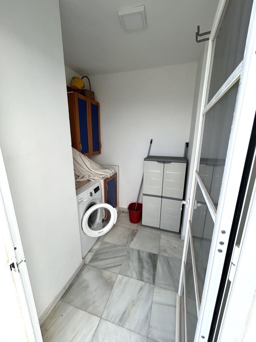 3 soveværelse Penthouse til salg i Estepona med swimmingpool garage - € 550.000 (Ref: 9995227)
