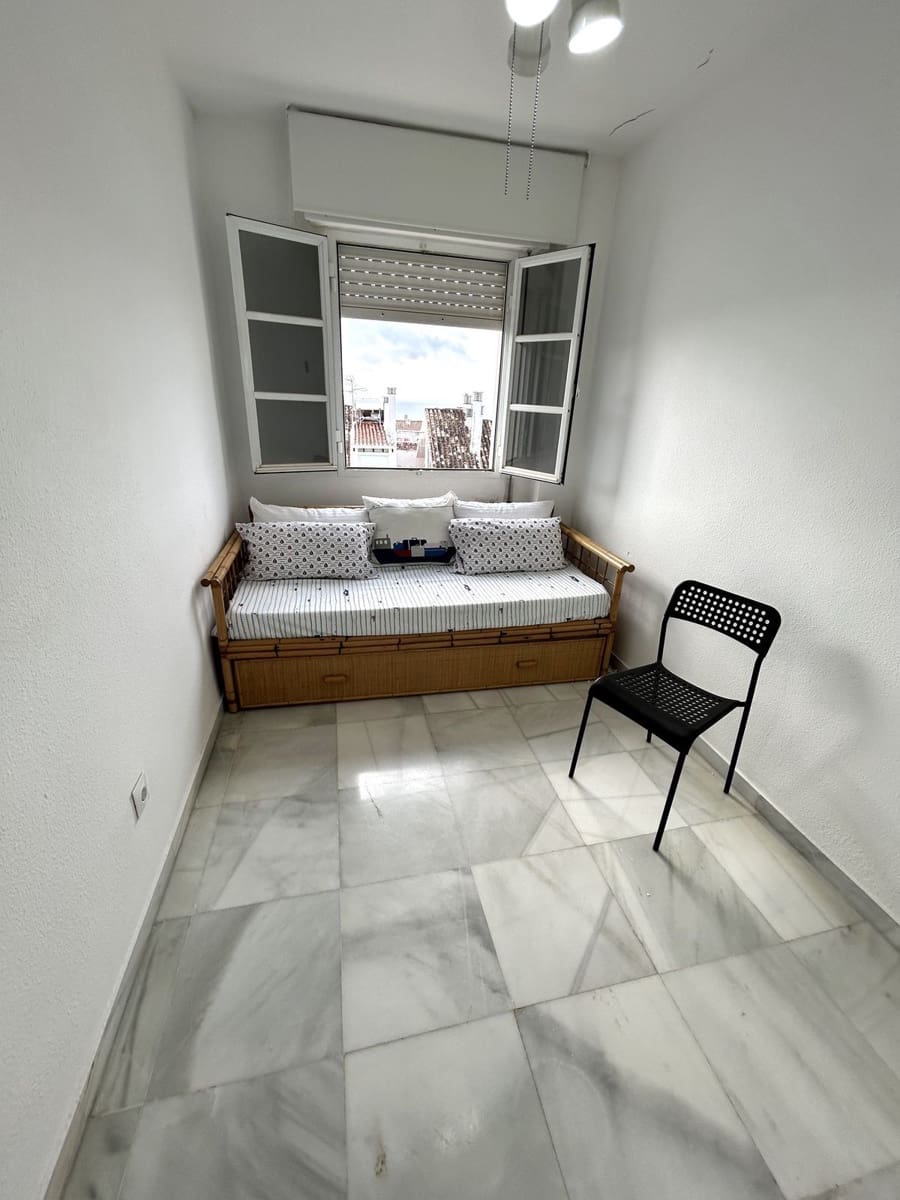 3 soveværelse Penthouse til salg i Estepona med swimmingpool garage - € 550.000 (Ref: 9995227)