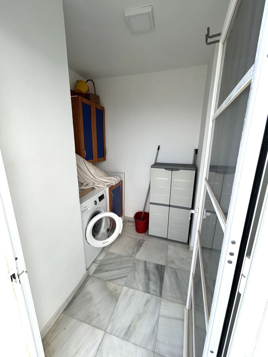 3 soveværelse Penthouse til salg i Estepona med swimmingpool garage - € 550.000 (Ref: 9995227)