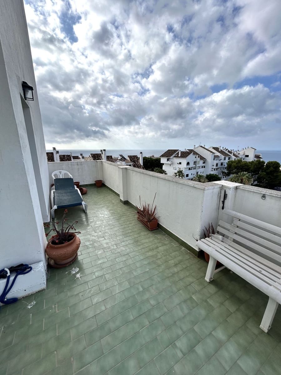 3 soveværelse Penthouse til salg i Estepona med swimmingpool garage - € 550.000 (Ref: 9995227)