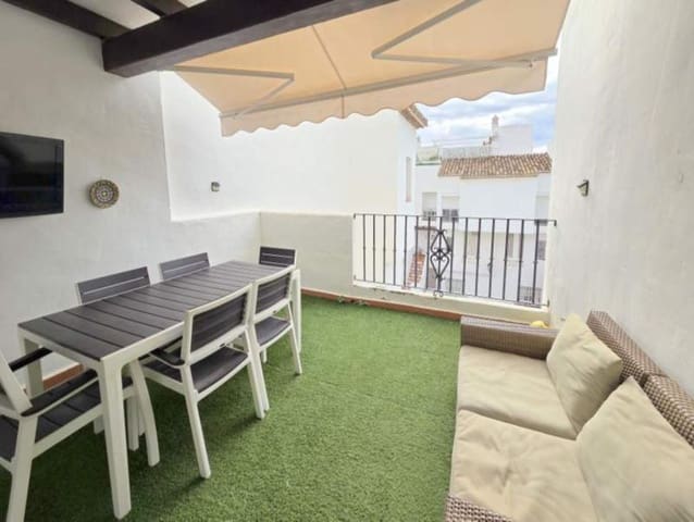 Ático de 2 habitaciones en La Duquesa / Puerto de la Duquesa, Manilva en venta con piscina - 285.000 € (Ref: 9995234)