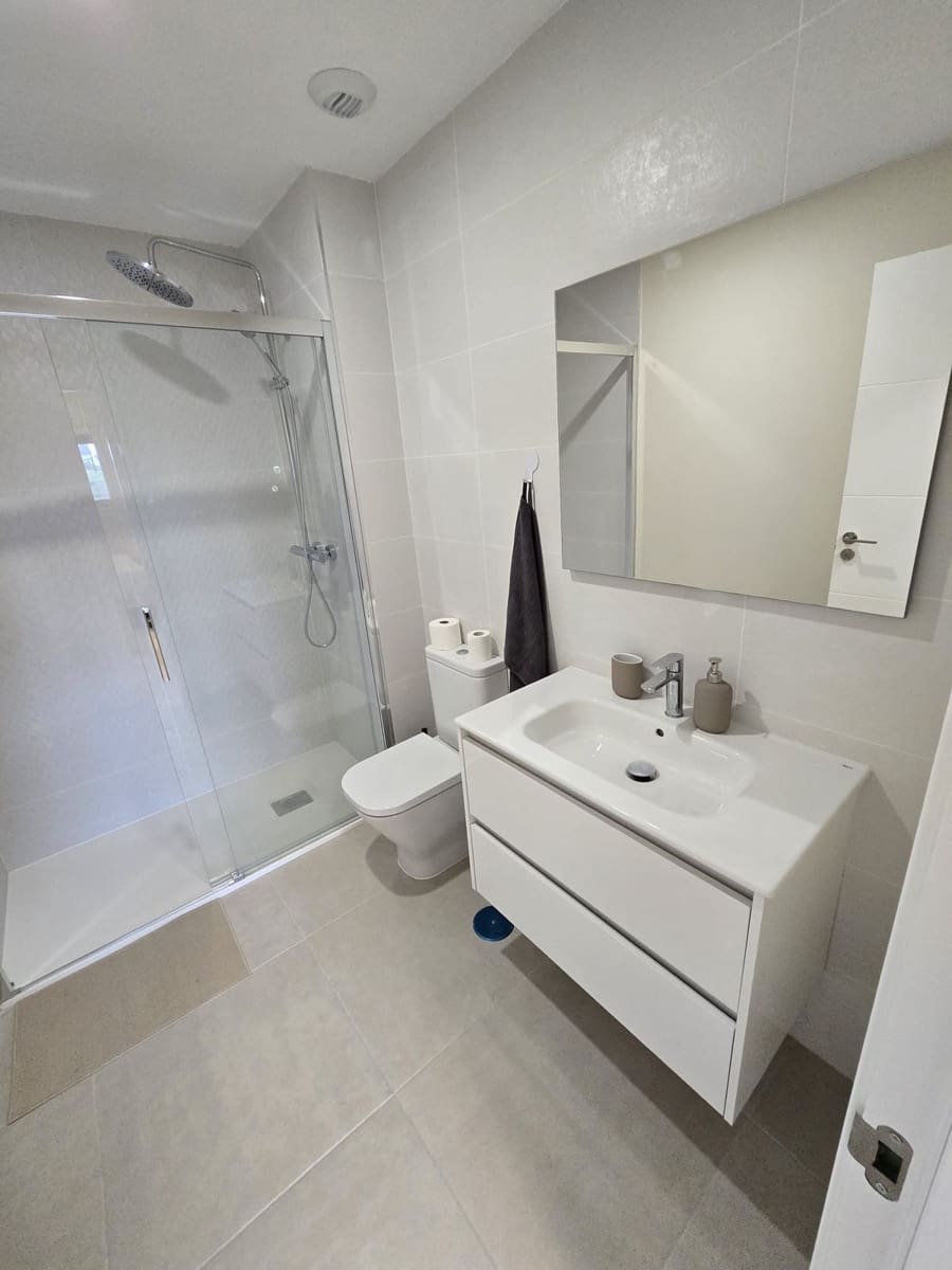 2 bedroom Apartment for sale in Estepona with pool garage - € 395,000 (Ref: 9995243)