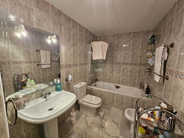 Apartamento de 3 habitaciones en Miraflores, Málaga ciudad en venta con piscina garaje - 495.000 € (Ref: 9995244)