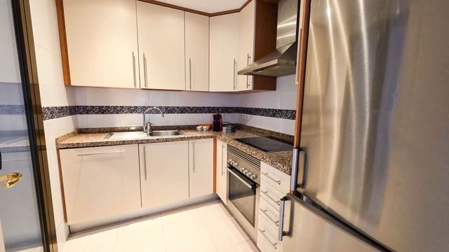 Apartamento de 2 habitaciones en La Duquesa / Puerto de la Duquesa, Manilva en venta con piscina - 279.000 € (Ref: 9995272)