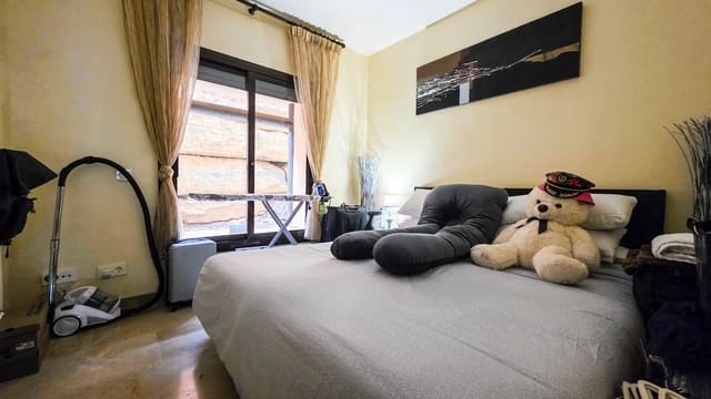 Apartamento de 2 habitaciones en La Duquesa / Puerto de la Duquesa, Manilva en venta con piscina - 279.000 € (Ref: 9995272)