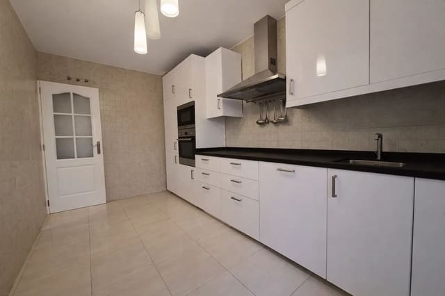 Apartamento de 3 habitaciones en La Duquesa / Puerto de la Duquesa, Manilva en venta con piscina garaje - 345.000 € (Ref: 9995276)