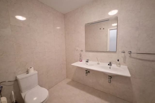 Apartamento de 3 habitaciones en La Duquesa / Puerto de la Duquesa, Manilva en venta con piscina garaje - 345.000 € (Ref: 9995276)