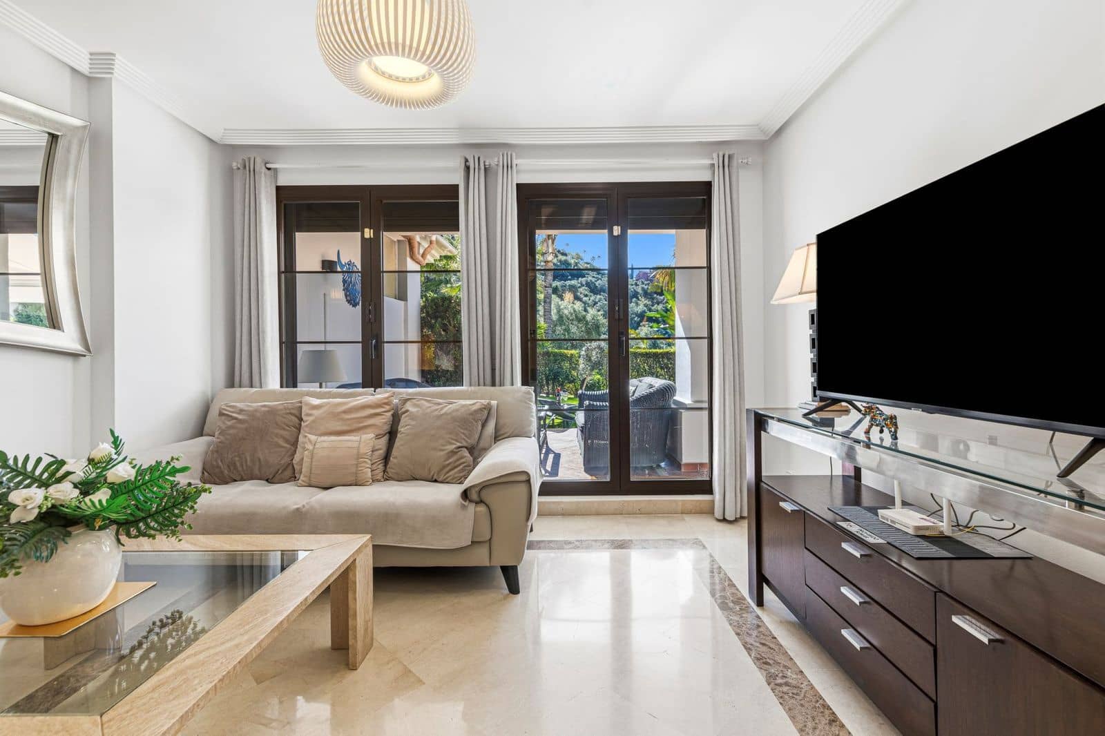 2 slaapkamer Appartement te koop in Los Arqueros met zwembad garage - € 425.000 (Ref: 9995285)
