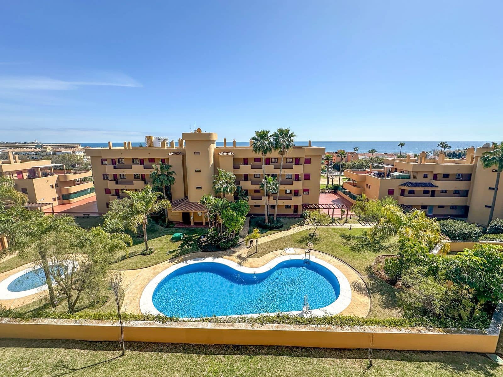 2 bedroom Penthouse for sale in La Cala de Mijas with pool garage - € 399,950 (Ref: 9995286)