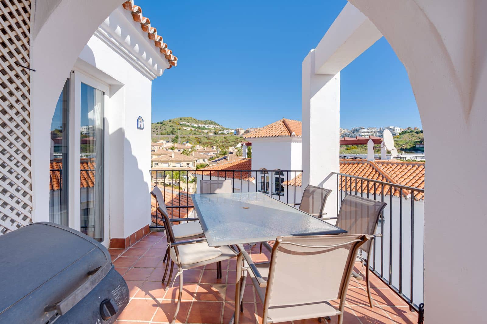2 soveværelse Penthouse til salg i Riviera del Sol med swimmingpool - € 320.000 (Ref: 9995294)