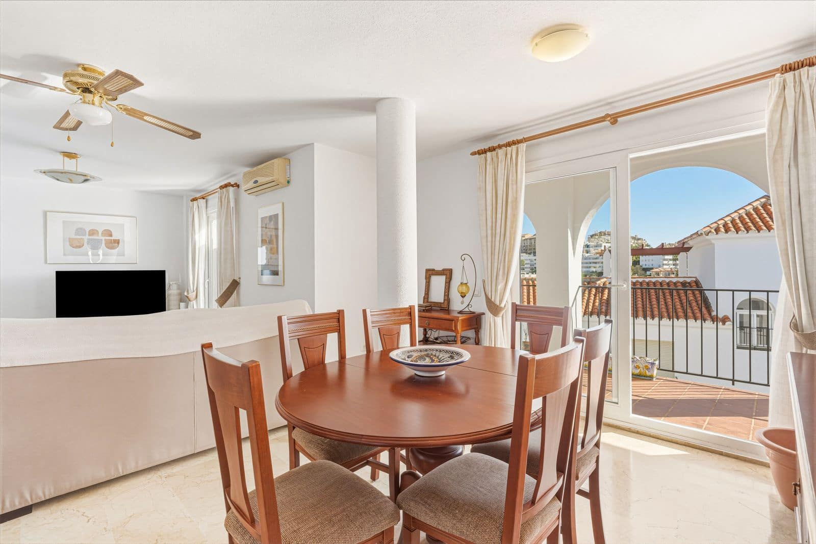 2 soveværelse Penthouse til salg i Riviera del Sol med swimmingpool - € 320.000 (Ref: 9995294)
