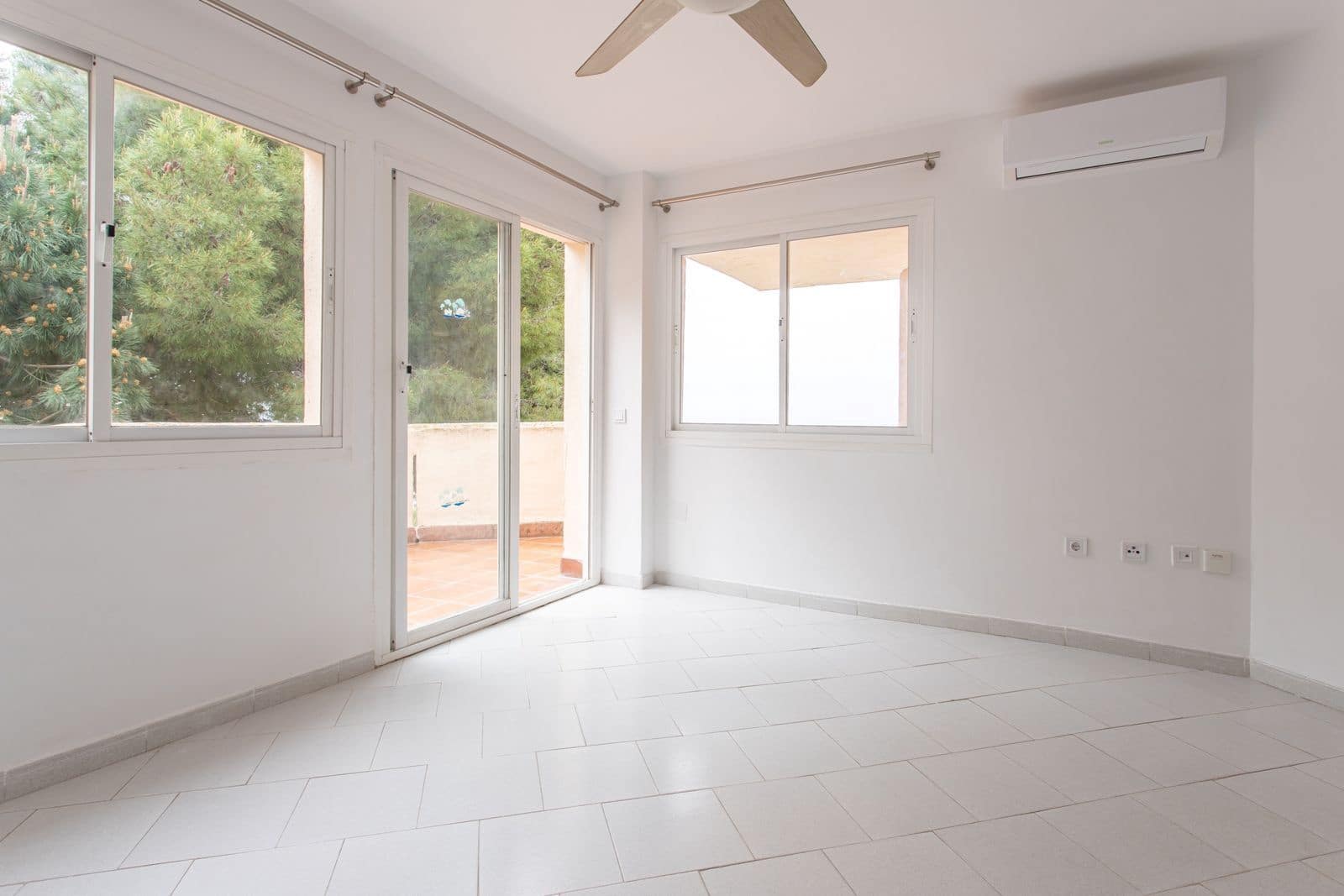 3 soverom Leilighet til salgs i Riviera del Sol med svømmebasseng garasje - € 294 950 (Ref: 9995310)