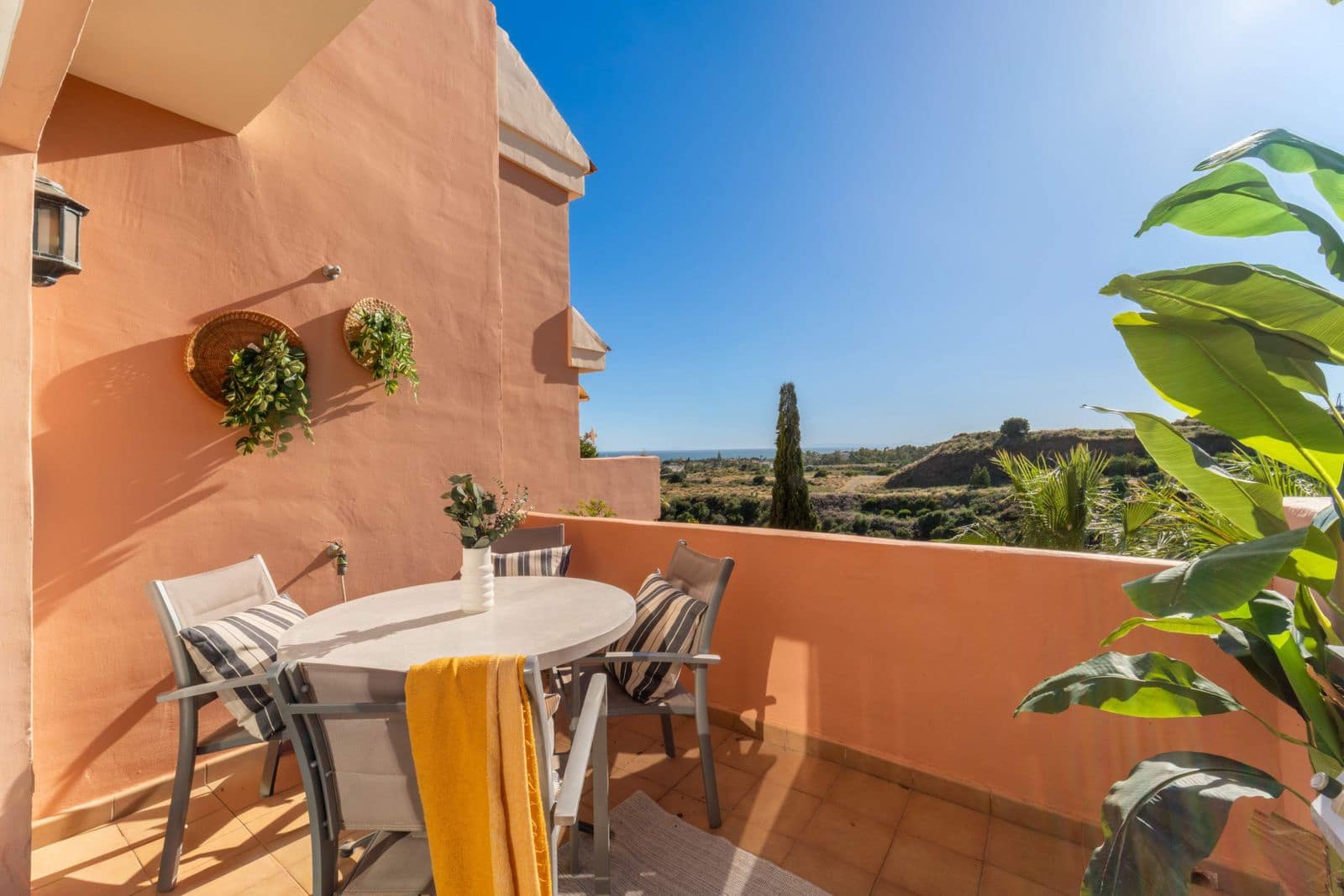 2 soverom Leilighet til salgs i Riviera del Sol med svømmebasseng garasje - € 295 000 (Ref: 9995315)
