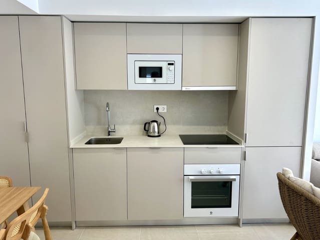 Ático de 3 habitaciones en Fuengirola en alquiler con piscina garaje - 2.650 € (Ref: 9995323)