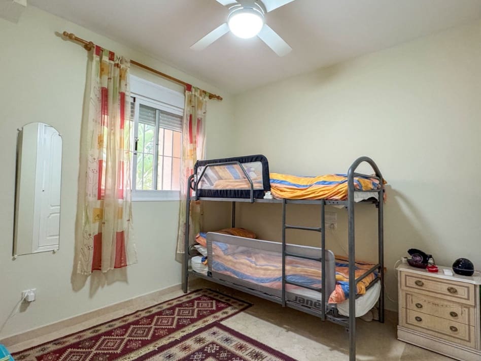 5 slaapkamer Huis te koop in La Duquesa / Puerto de la Duquesa met zwembad garage - € 410.000 (Ref: 9995327)