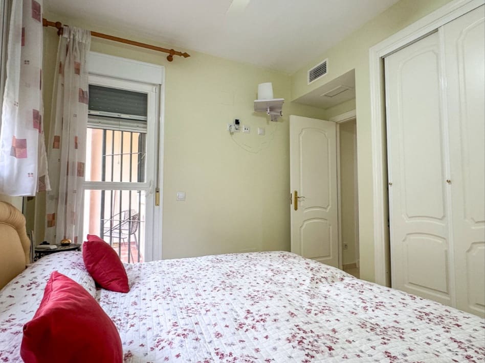 5 slaapkamer Huis te koop in La Duquesa / Puerto de la Duquesa met zwembad garage - € 410.000 (Ref: 9995327)