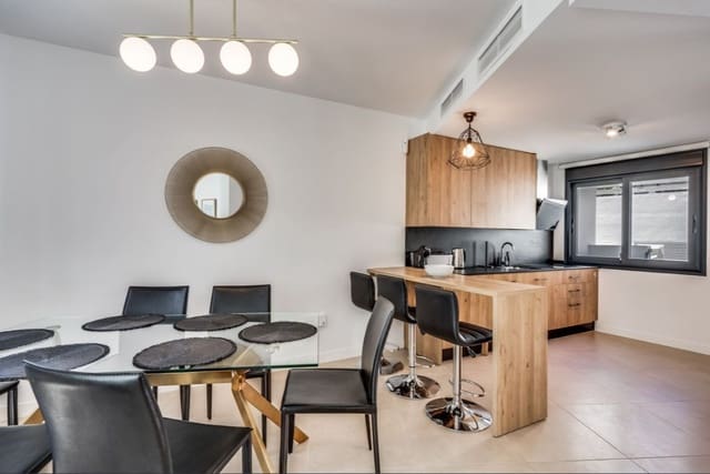 3 slaapkamer Huis te huur in El Paraiso, Estepona met zwembad garage - € 3.200 (Ref: 9995349)