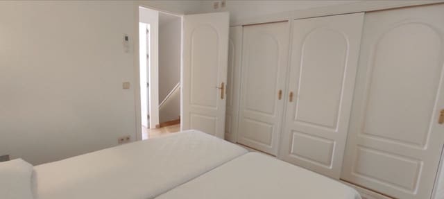 2 bedroom Apartment for sale in Estepona with pool - € 460,000 (Ref: 9997683)