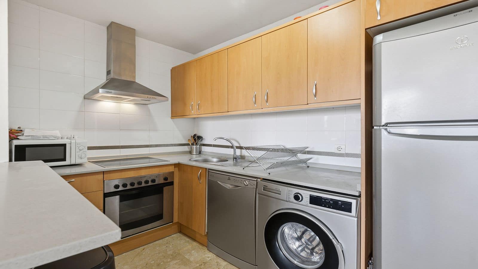 Apartamento de 2 habitaciones en La Duquesa / Puerto de la Duquesa en venta con piscina garaje - 279.000 € (Ref: 9997712)