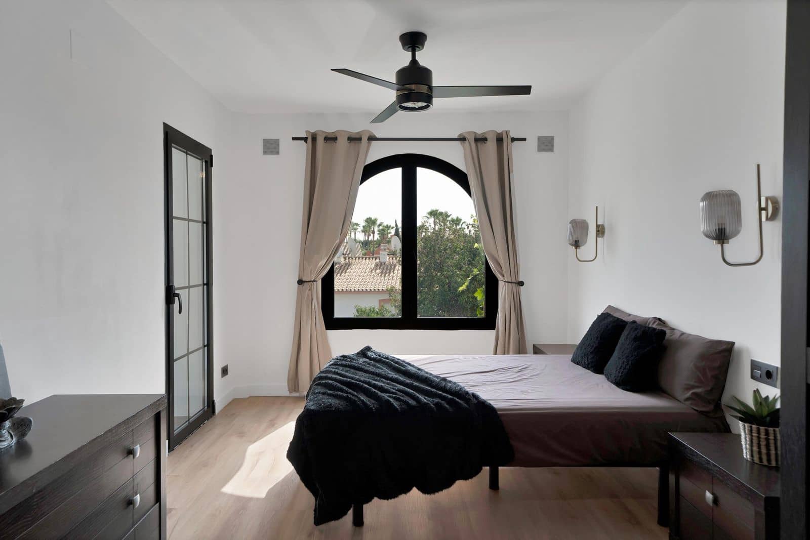 3 soverom Hus til salgs i Estepona - € 439 000 (Ref: 9997715)