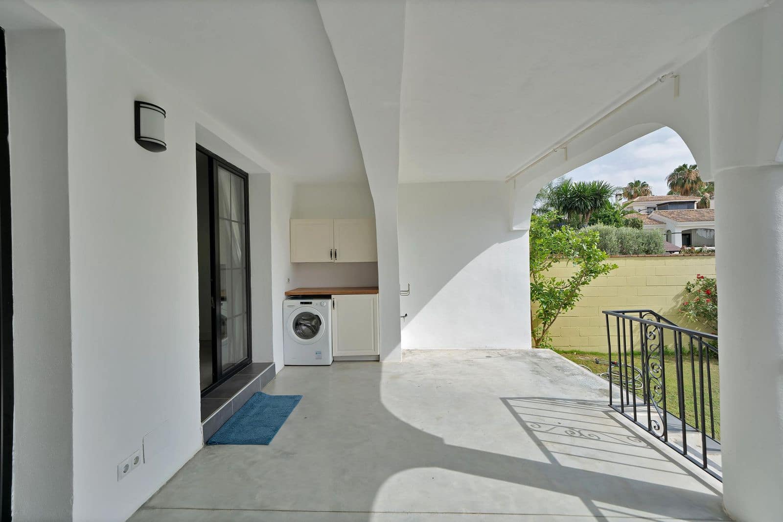 3 soverom Hus til salgs i Estepona - € 439 000 (Ref: 9997715)