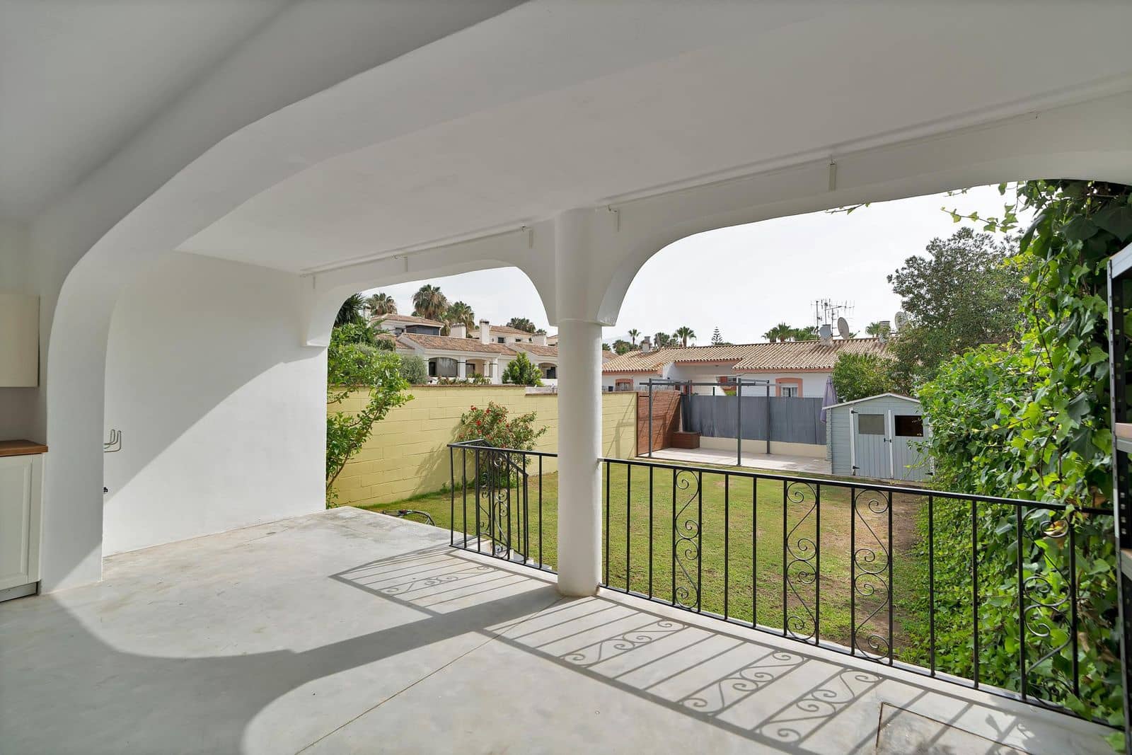 3 soverom Hus til salgs i Estepona - € 439 000 (Ref: 9997715)