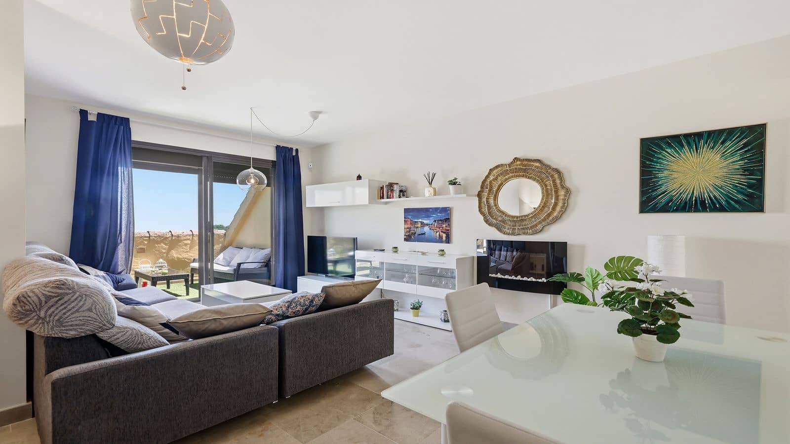 Ático de 2 habitaciones en La Duquesa / Puerto de la Duquesa en venta con piscina garaje - 265.000 € (Ref: 9997719)