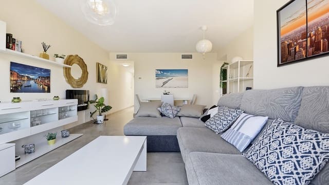 Ático de 2 habitaciones en La Duquesa / Puerto de la Duquesa, Manilva en venta con piscina garaje - 265.000 € (Ref: 9997719)