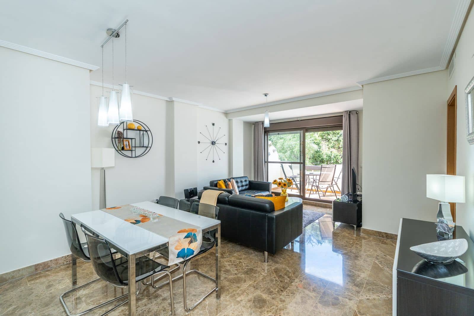 2 soveværelse Lejlighed til salg i New Golden Mile med swimmingpool garage - € 318.000 (Ref: 9997726)