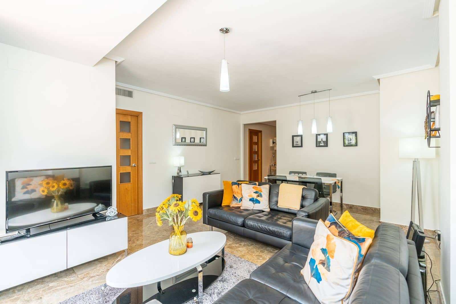 2 soveværelse Lejlighed til salg i New Golden Mile med swimmingpool garage - € 318.000 (Ref: 9997726)