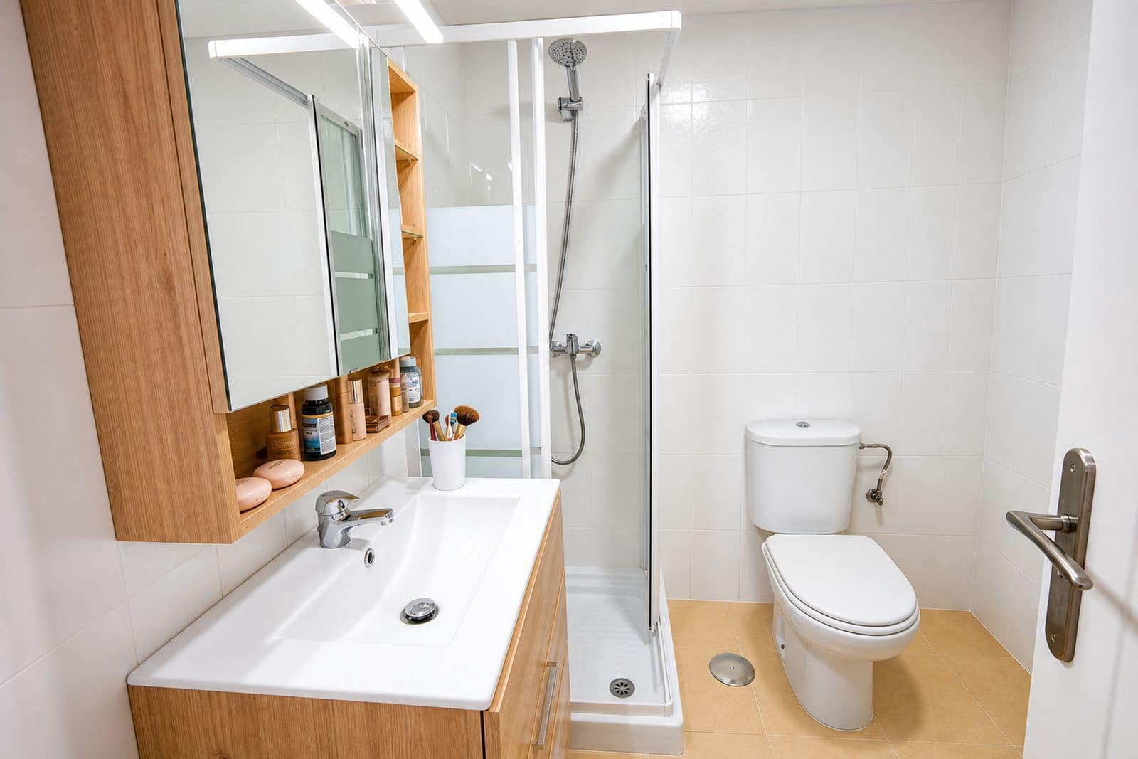 Apartamento de 2 habitaciones en La Duquesa / Puerto de la Duquesa en venta con piscina garaje - 260.000 € (Ref: 9997733)