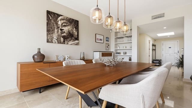 Ático de 3 habitaciones en La Duquesa / Puerto de la Duquesa, Manilva en venta con piscina garaje - 495.000 € (Ref: 9997739)
