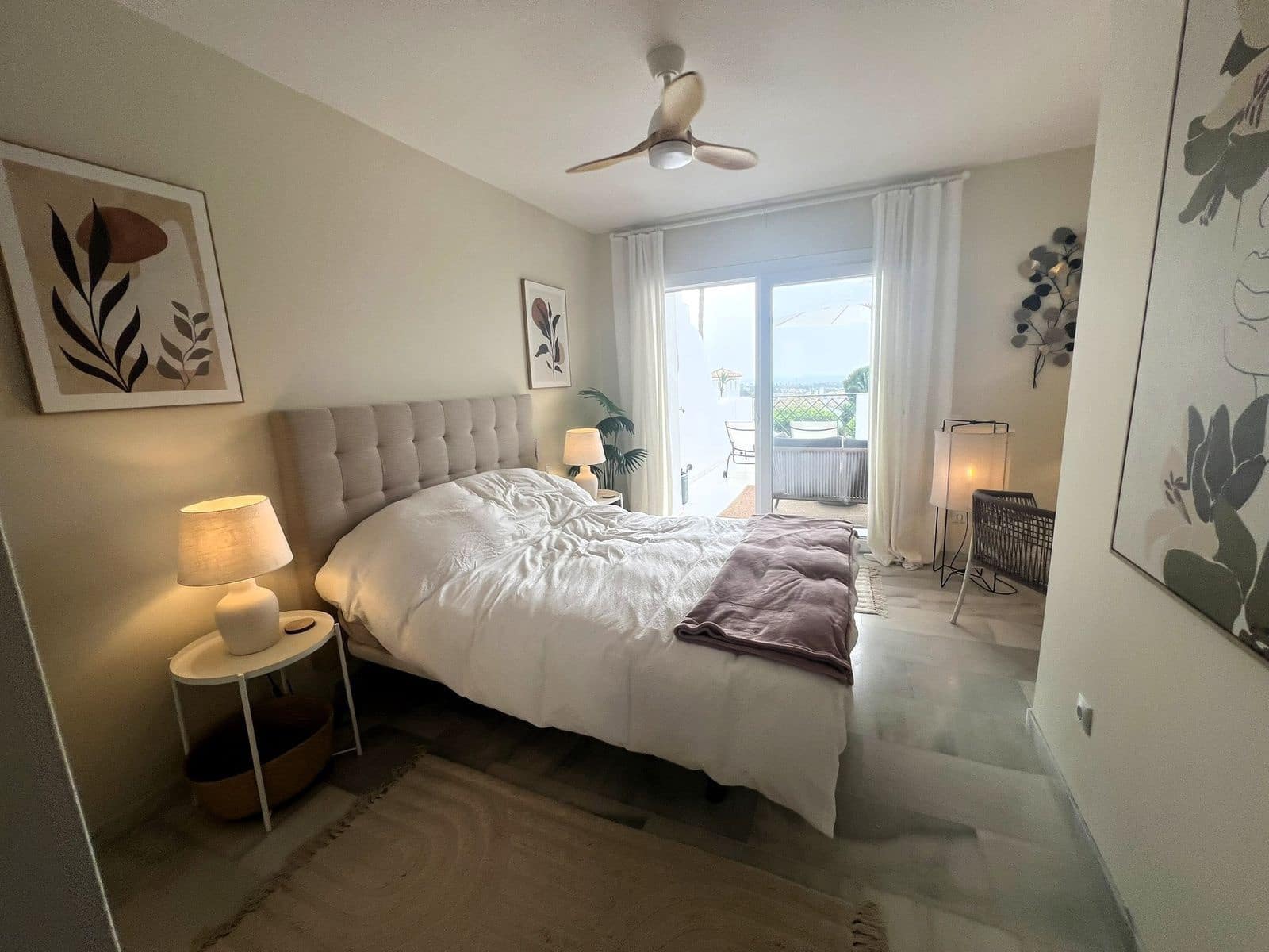 2 soveværelse Lejlighed til salg i El Paraiso med swimmingpool garage - € 485.000 (Ref: 9997741)