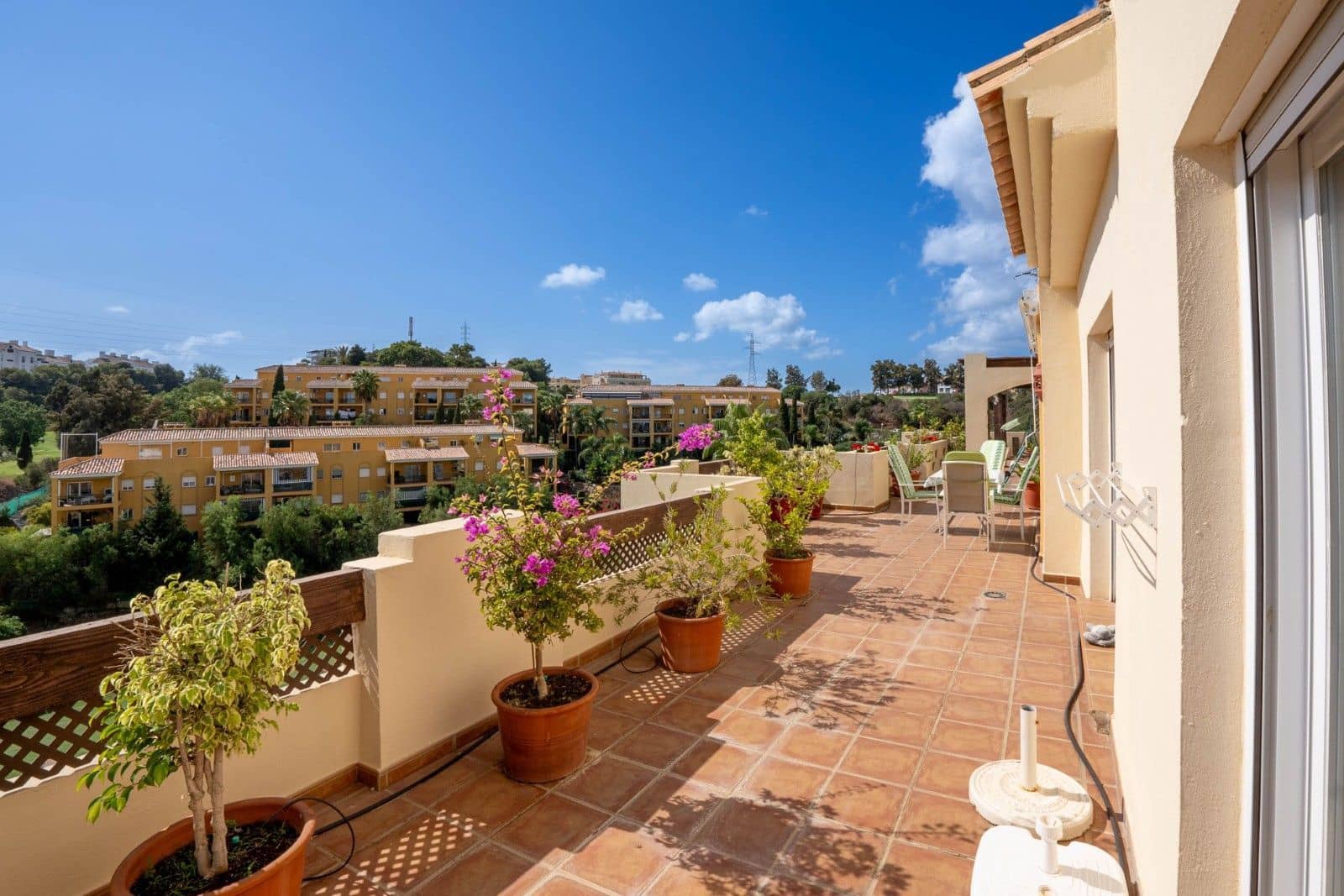 3 bedroom Penthouse for sale in Malaga city with pool garage - € 490,000 (Ref: 9999109)