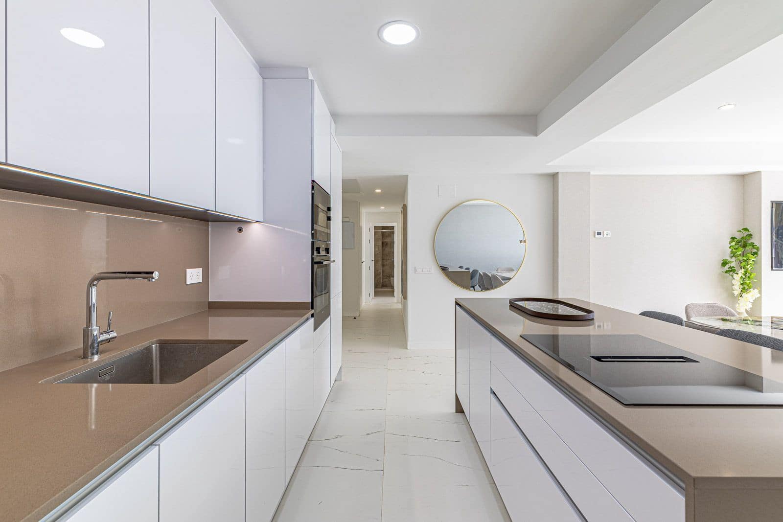 2 soverom Leilighet til salgs i Casares med svømmebasseng garasje - € 497 000 (Ref: 9999111)