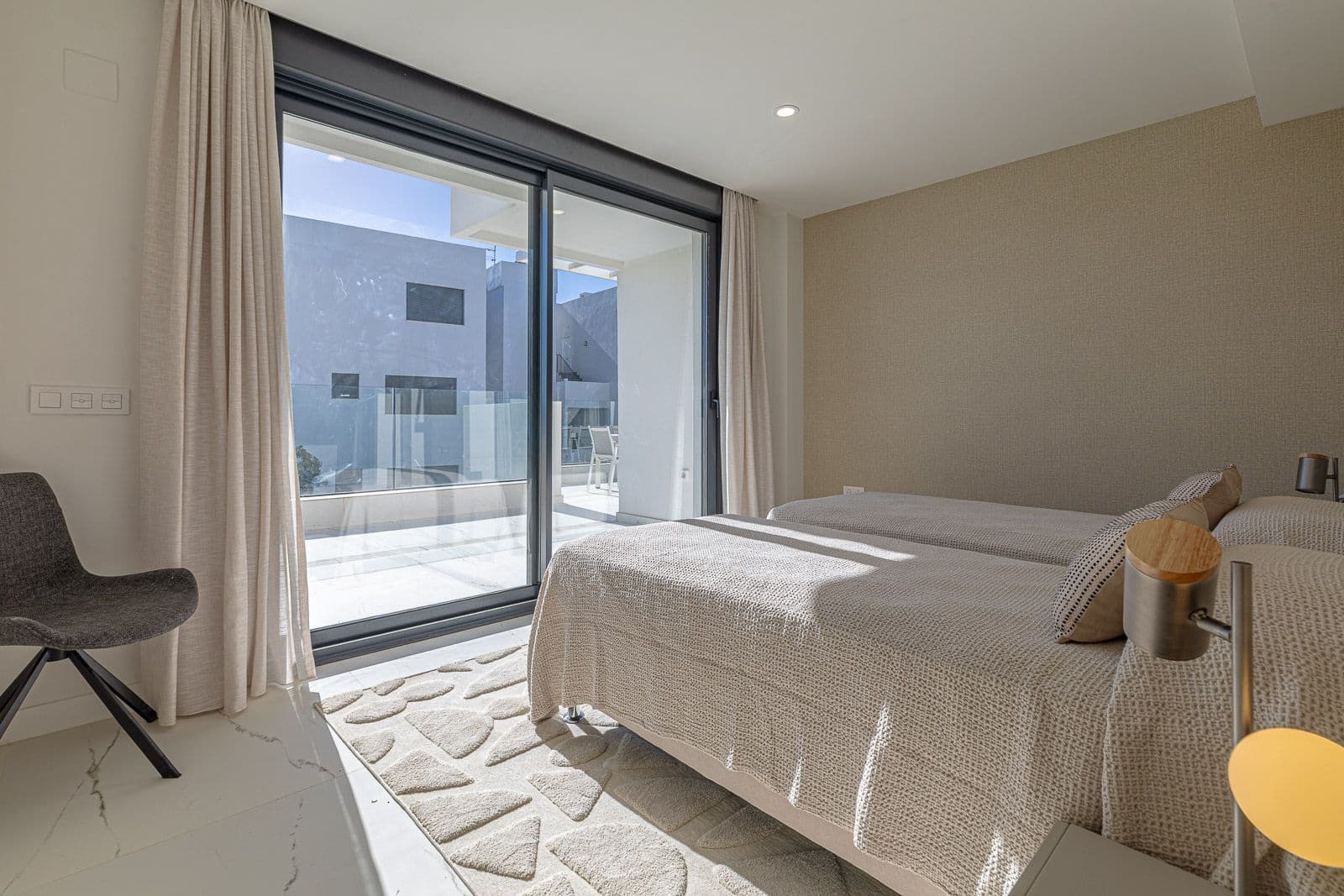 2 soverom Leilighet til salgs i Casares med svømmebasseng garasje - € 497 000 (Ref: 9999111)