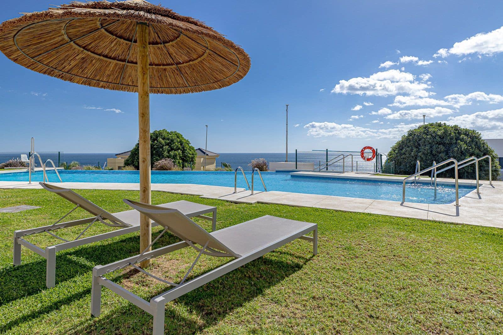 2 soverom Leilighet til salgs i Casares med svømmebasseng garasje - € 497 000 (Ref: 9999111)